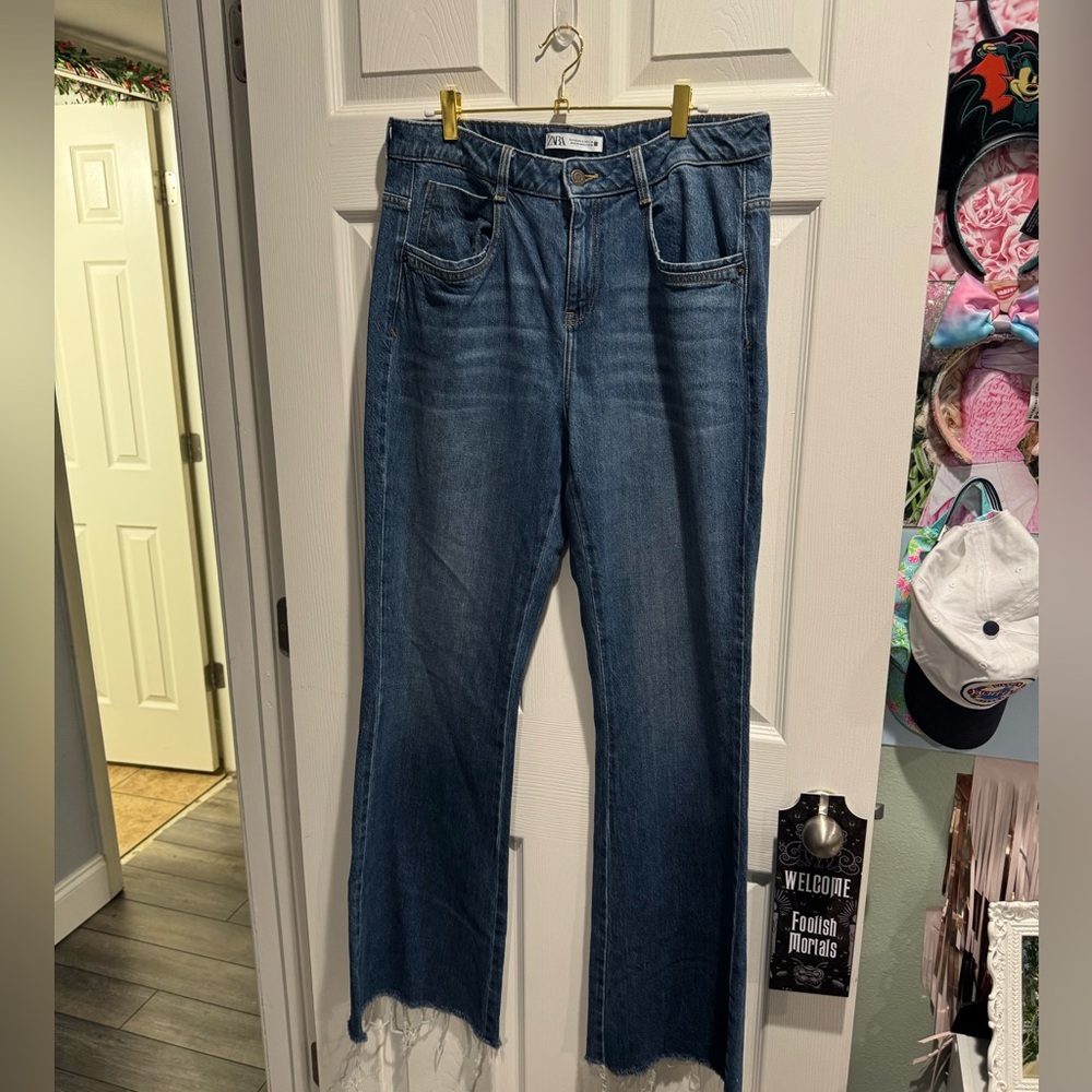 NWOT Zara Distressed Flare Leg Jeans Size 12